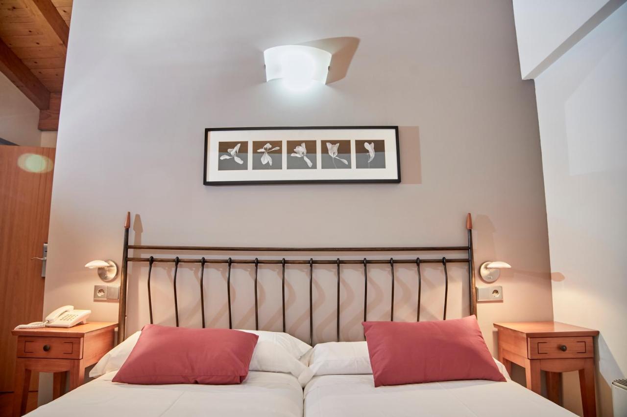 Hotel Casa Azcona Zizur Mayor Eksteriør billede