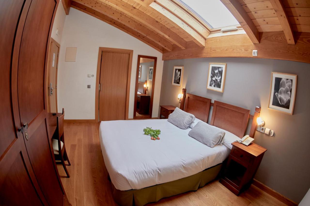 Hotel Casa Azcona Zizur Mayor Eksteriør billede