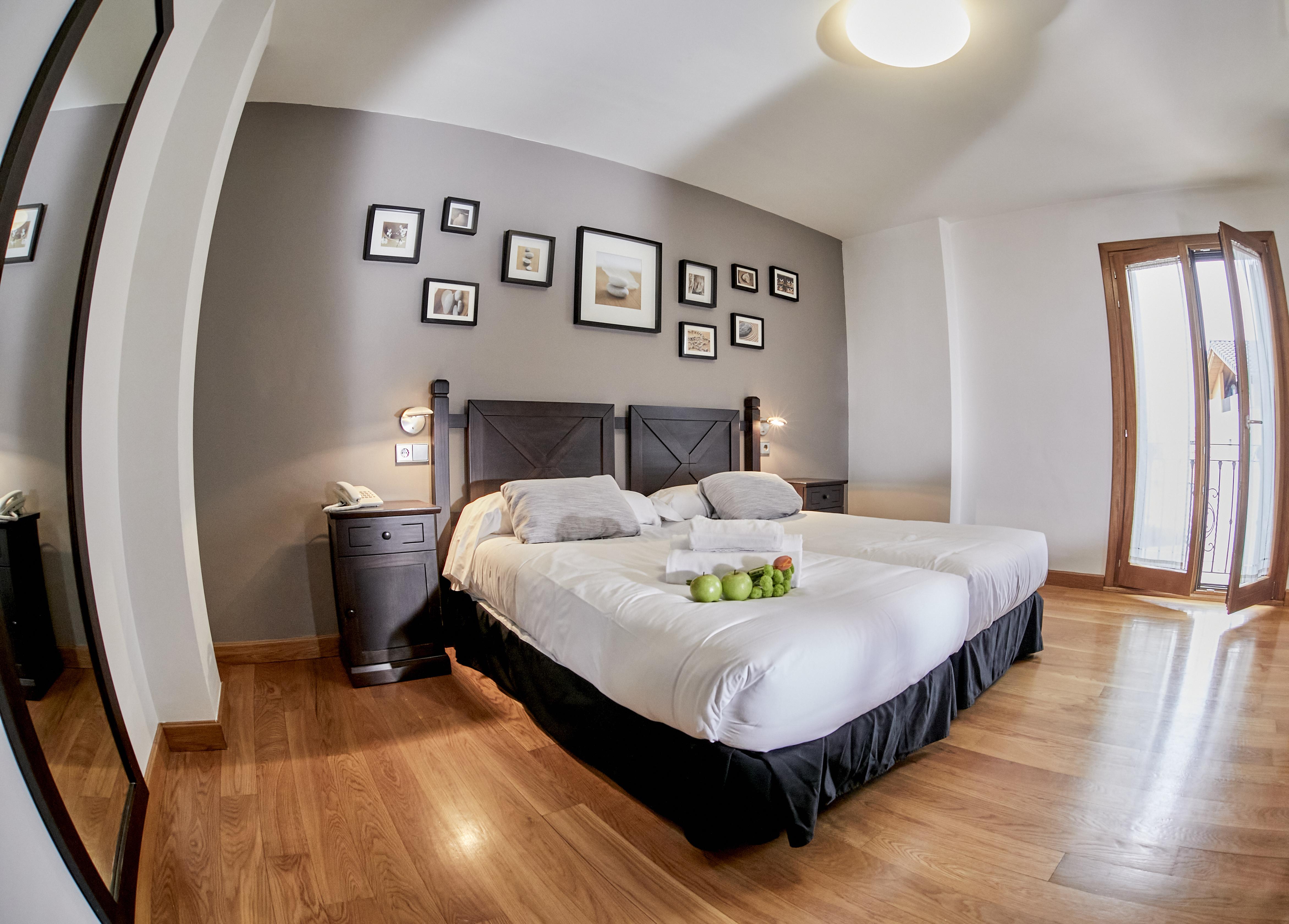 Hotel Casa Azcona Zizur Mayor Eksteriør billede